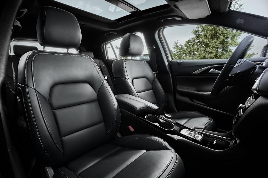  Infiniti Q30 2.2d 2015 года  (фото 9 из 11)